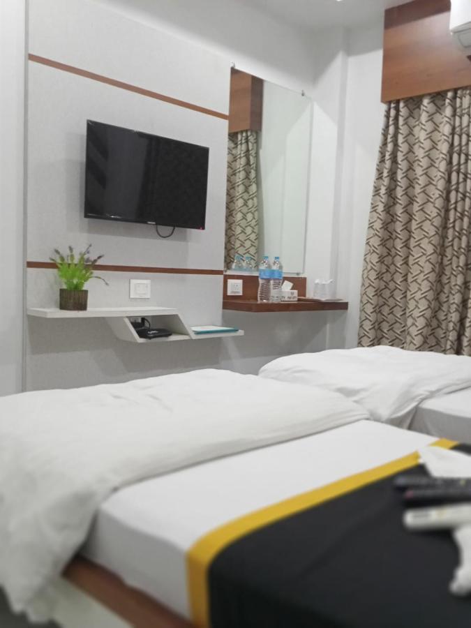 ホテル ファン シティ（ ピュア ヴェジ） Navsari エクステリア 写真