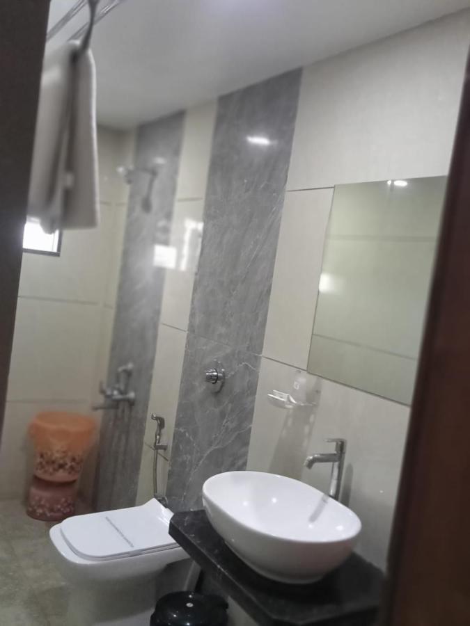 ホテル ファン シティ（ ピュア ヴェジ） Navsari エクステリア 写真