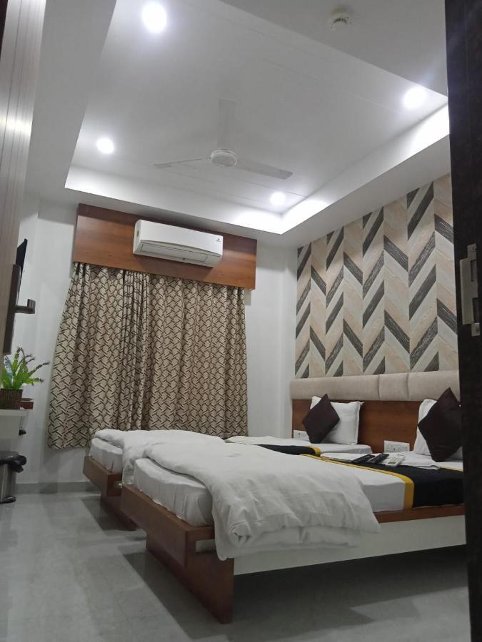 ホテル ファン シティ（ ピュア ヴェジ） Navsari エクステリア 写真