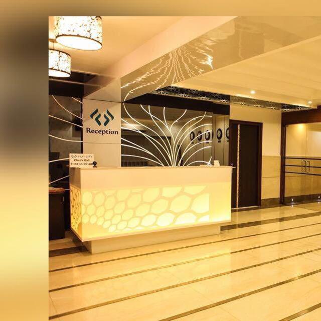 ホテル ファン シティ（ ピュア ヴェジ） Navsari エクステリア 写真